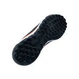 Championes de fútbol Joma modelo Liga 5, diseñados para superficies de interior. Presentan una combinación de cuero sintético y malla transpirable en color negro, con detalles en blanco y naranja. Incluyen refuerzo en la puntera y suela de goma con tecnología de alta resistencia.