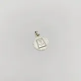 Medalla circular de plata 925 con acabado satinado, que presenta en relieve el símbolo del caduceo, emblema de la profesión contable.