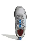 Championes Adidas Terrex Eastrail 3 de mujer, diseñados para trekking y senderismo, en color gris con detalles en celeste y azul. Capellada de malla transpirable con refuerzos sintéticos, mediasuela de EVA y suela Traxion de gran agarre.