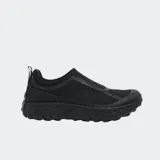 Championes de aproximación sin cordones Norda 003, color negro. Diseño técnico con exterior de material Bio-Dyneema elástico y suela Vibram con tecnología Megagrip para mayor tracción.