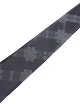Corbata de seda azul marino con estampado paisley en tonos rosados y blancos.