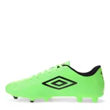 Championes de fútbol 11 Umbro modelo Classico II HG, color negro con detalles en blanco. Presentan un diseño clásico con costuras reforzadas en la puntera para mayor durabilidad, cierre con cordones y suela con tapones diseñados para ofrecer tracción en superficies de césped natural o sintético.