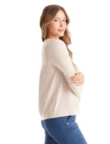 Cardigan de tejido liviano con textura acanalada, de corte abierto sin botones, con mangas largas entalladas y puños de rib.