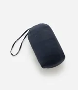 Campera puffer ultraligera Marfinno color negro, con cuello alto, cierre frontal por cremallera y bolsillos laterales.