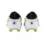Championes de fútbol Nike Tiempo Legend 10 Academy, color plateado con detalles en negro y verde neón. Presentan un diseño con textura en la parte superior y tacos redondos en la suela.