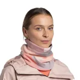 Cuello polar Buff con diseño estampado en tonos rosados, grises y beige. Confeccionado en tejido polar suave y cálido, ideal para protección contra el frío.