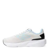 Championes de running New Balance modelo 413 para mujer, color blanco jaspeado con detalles en azul celeste en el forro interior y el logo 'N' lateral. Poseen una suela gruesa blanca y detalles en negro en la puntera y talón.