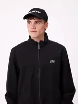 Gorra Rusty Artik color negro con visera curva y logo bordado en blanco en el frente y lateral.