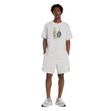 Remera New Balance de corte holgado, color gris jaspeado, con estampa gráfica central que representa a dos personas con mascotas.