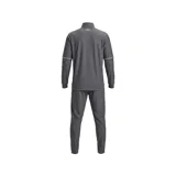 Conjunto deportivo Under Armour modelo UA Challenger Tracksuit para hombre, color negro con detalles y ribetes blancos. Incluye campera con cierre frontal y cuello alto, y pantalón largo a juego.