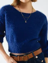 Buzo crop de tejido mohair color azul, marca Q2, talle Small.