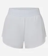 Short deportivo runner de la marca Get Over, color blanco, con cintura ancha elástica y bajo redondeado.