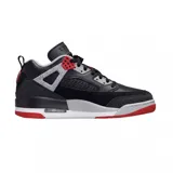 Championes Jordan Spizike Low, diseño urbano en color negro con detalles en gris, rojo y blanco, combinando elementos de varios modelos icónicos de Air Jordan con capellada de cuero y sintético.
