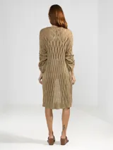 Cardigan largo de tejido de punto calado color negro.