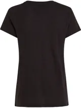 Remera negra de corte slim, cuello redondo y manga corta con dobladillo. Logo de Tommy Hilfiger bordado en el pecho.