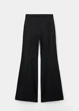 Pantalón flare de tiro alto color negro, con diseño largo y cierre de cremallera lateral.