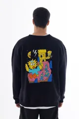 Buzo negro de algodón y poliéster con estampa en la espalda de Maggie Simpson gigante, una torre eléctrica, duendes, rayos y una luna.