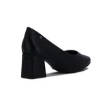 Zapato de tacón cuadrado Ramarim, color negro, con capellada lisa y forro interno.