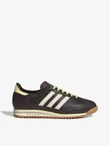 Championes Adidas SL 72 OG modelo para mujer, con diseño de perfil bajo y capellada de cuero con textura efecto piel de serpiente en color marrón oscuro. Presenta las tres tiras laterales en tono blanco, cordones amarillos claros y suela dentada de goma.