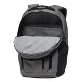 Mochila Columbia de 26 litros, color gris con detalles en negro. Cuenta con dos compartimentos principales, funda acolchada para laptop de hasta 15 pulgadas, funda para tablet, bolsillos laterales para botellas de agua y correas de hombro acolchadas.
