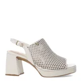 Sandalias de mujer Bottero color negro, con diseño calado, taco ancho, plataforma y pulsera ajustable al talón.