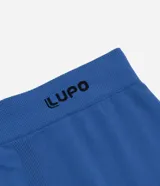 Calzoncillo tipo boxer de microfibra color azul marino, con diseño sin costuras y cintura elástica con detalle de líneas horizontales y logo de la marca.
