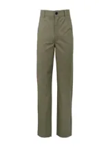 Pantalon de corte regular en color verde oliva, confeccionado en sarga resistente. Presenta cierre de cremallera con botón, bolsillos laterales, bolsillos traseros y un bolsillo utilitario en el muslo.