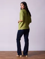 Buzo azul de tejido acanalado marca Ninety, con mangas cortas japonesas.