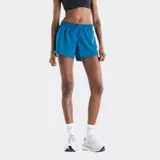 Short deportivo azul con tecnología NB DRY de secado rápido, slip incorporado y logo reflectante.