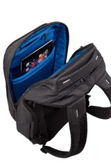 Mochila Thule Crossover 2 de 30L en color azul, diseñada para organizar y proteger dispositivos electrónicos. Cuenta con compartimentos acolchados para laptop de hasta 15,6 pulgadas y tablet, bolsillo SafeZone resistente a impactos para objetos frágiles, PowerPocket para gestión de cables y bolsillo con bloqueo RFID. Fabricada con materiales ligeros y resistentes a la intemperie.