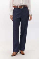 Pantalon de vestir azul marino, de corte recto y tiro alto, con cierre frontal y bolsillos laterales.