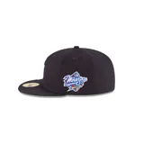 Gorra New Era 59Fifty de los New York Yankees, color negro con logo bordado en blanco.