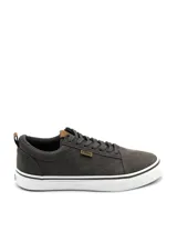Championes urbanos Valencia de eco-gamuza color gris, con suela de goma blanca, cordones al tono y detalles de etiquetas con logo.