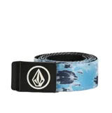 Cinturón Volcom de tejido resistente con estampado tie-dye en tonos azules y hebilla metálica negra con el logo de la marca.
