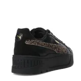 Championes Puma modelo Karmen II Animal Flair, de diseño urbano con plataforma alta. Presentan una capellada de color crema con el icónico logo de la marca en dorado y detalles laterales con estampado animal print. Cuentan con cierre de cordones y suela de goma con relieve.