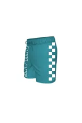 Short de baño color turquesa con cintura elástica y cordón de ajuste. Presenta un estampado lateral con un patrón de damero blanco y un logo estilizado en blanco en la parte delantera izquierda.