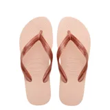 Sandalias tipo ojotas Havaianas con base color rosa pálido y tiras finas en tono bronce metalizado con textura grabada.