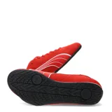 Championes Puma Catch Sd de estilo urbano, confeccionados en gamuza color rojo con detalles en blanco. Presentan el logo de la marca en la lengüeta y en el lateral, con suela de goma negra y blanca.