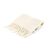 Bufanda rectangular color crudo con franjas horizontales en tonos amarillo y beige, y flecos en los extremos.