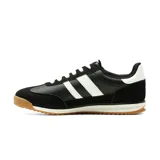 Championes deportivos American Sport modelo Resh Drift, color negro con dos franjas laterales blancas, cordones blancos, suela blanca y base de goma marrón.
