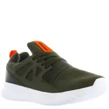 Championes Topper Mamba color verde oliva con detalles en naranja y suela blanca. Zapatilla de running de caña baja, capellada de mesh y cordones elásticos.