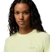 Remera técnica deportiva de manga corta de la marca Columbia, modelo Stealth Spring S Tee, en color verde claro. Cuenta con tecnología Omni-Shade™ con protección UPF 40 y Omni-Wick™ de secado rápido, ideal para running y actividades al aire libre.