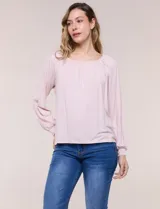 Blusa de modal con elastano, color rosado, con escote redondo fruncido y mangas largas con puños ajustados.