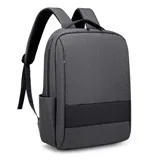 Mochila gris melange de diseño minimalista con compartimento para notebook, bolsillo frontal oculto y espalda acolchada. Incluye faja para sujetar a valija y correas ajustables.