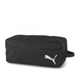 Botinera Puma Teamgoal color negro, de diseño rectangular con cierre superior y manija lateral. Presenta el logo de la marca estampado en color blanco en el frente.