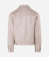 Campera estilo Harrington de corte bomber, confeccionada en material con acabado de gamuza sintética. Presenta cuello con solapa, cierre frontal completo, mangas largas y bolsillos laterales con cierre.