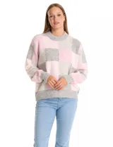Buzo de punto con diseño de cuadros en tonos rosa y gris, de cuello redondo, manga larga y corte holgado.