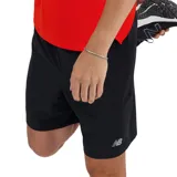 Short deportivo de hombre New Balance 7 Inch Brief, color negro con el logo de la marca estampado en el lateral y calzón interno incorporado.