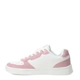 Championes Umbro modelo Milo, color blanco con detalles en rosado. Presentan cordones blancos, suela plana y el logo de Umbro en el lateral.