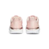 Championes Puma Transport Modern Running color gris, con detalles en blanco y suela blanca.